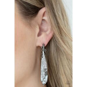 Pursuing the Plume Black Post Earrings (173)
